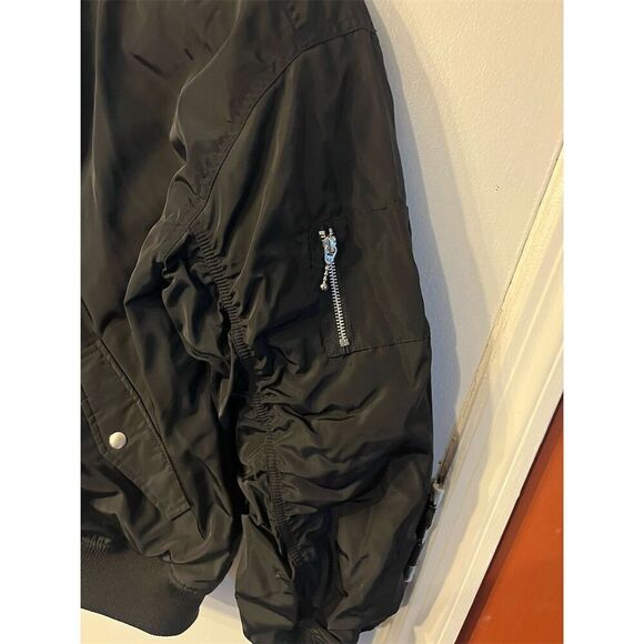 H&M Divided Women's Black Padded Oversized Bomber Jacket XS‎ NWT - Picture 3 of 11
